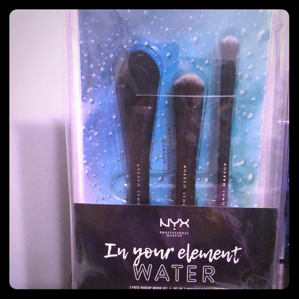 Set of brushes